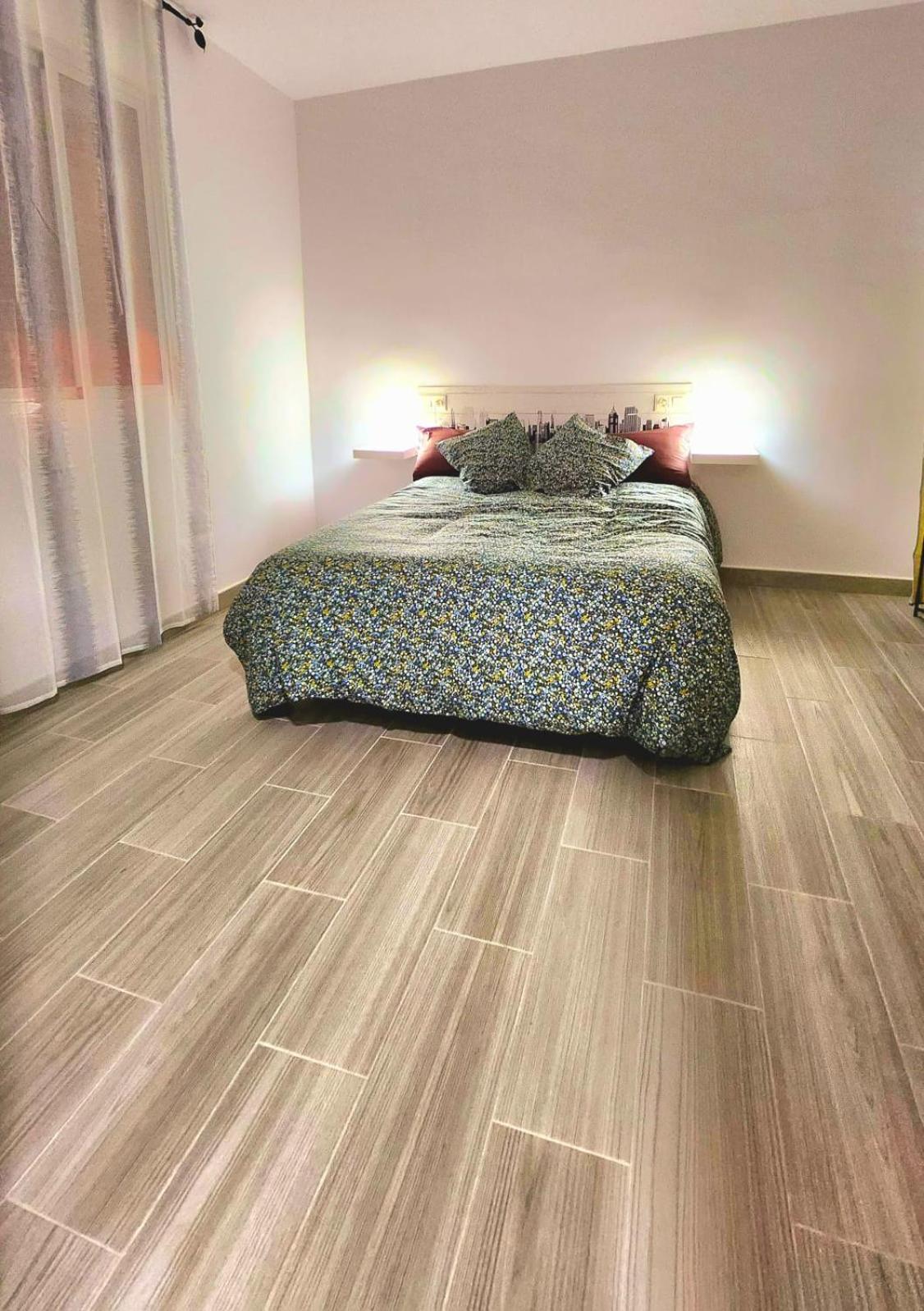 Apartamentos La Hormiguita Malaga Luaran gambar